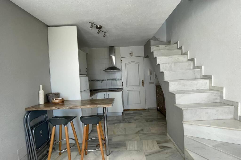 Atico Con Bonita Vista. En Urbanizacion Privada.! Lägenhet Estepona Exteriör bild