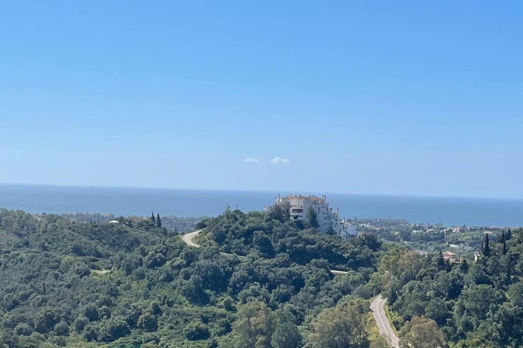 Atico Con Bonita Vista. En Urbanizacion Privada.! Lägenhet Estepona Exteriör bild