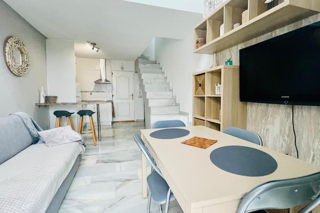 Atico Con Bonita Vista. En Urbanizacion Privada.! Lägenhet Estepona Exteriör bild