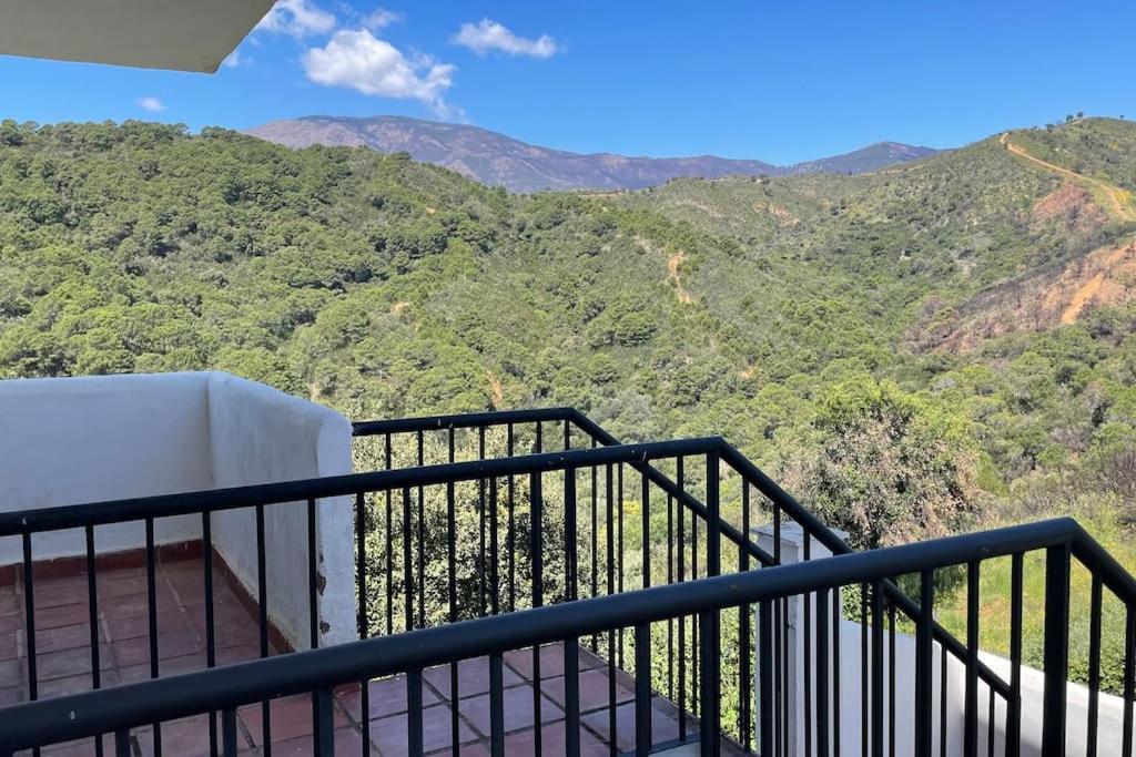Atico Con Bonita Vista. En Urbanizacion Privada.! Lägenhet Estepona Exteriör bild